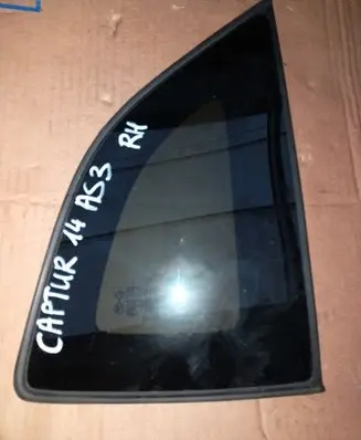 Renault Captur Rear side window