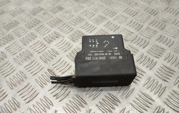 Volkswagen II LT Glow plug pre-heat relay 2D0911253