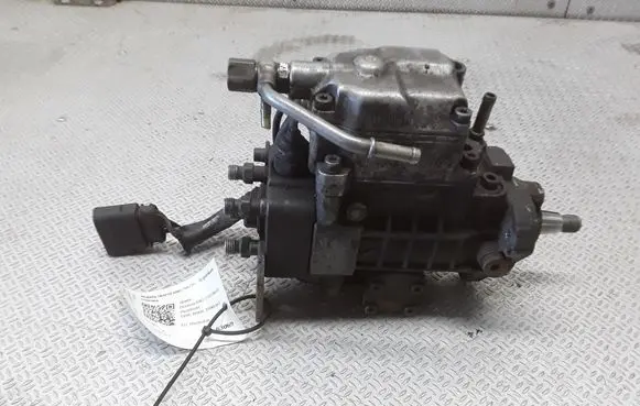 Skoda Octavia Mk1 (1U) Fuel injection high pressure pump 0460404977 038430107D