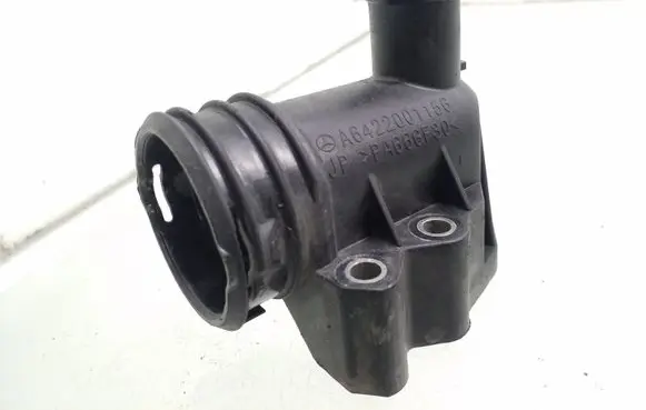 Mercedes-Benz E A207 Engine coolant pipe/hose A6422001156