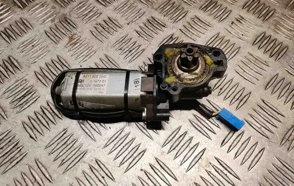 Mercedes-Benz E W211 Seat adjustment motor A2118202642 2118202642