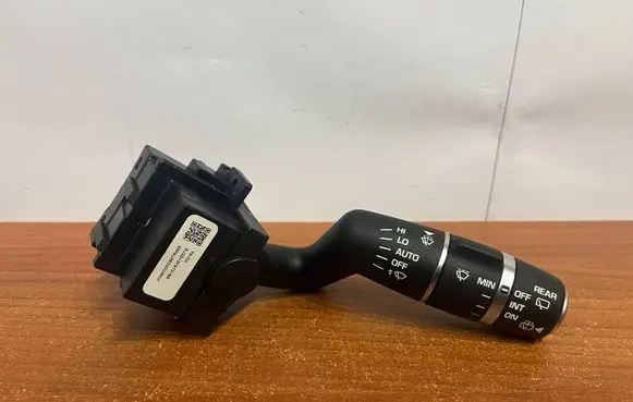 Land Rover Discovery Sport Wiper control stalk BJ323F973BB