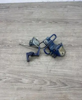 Front door hinge set