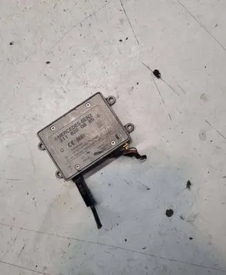 Mercedes-Benz ML W163 Aerial antenna amplifier 2118200885 09702112 MC3000DC