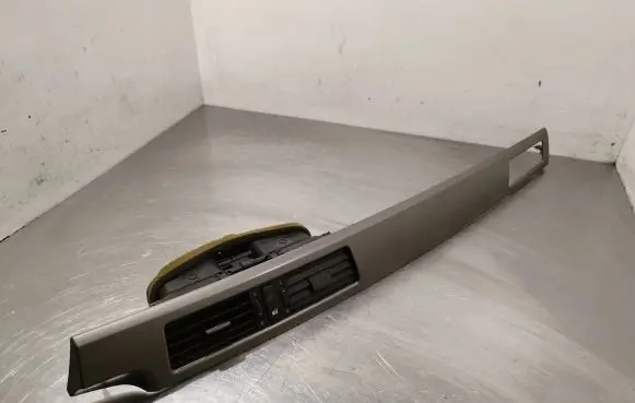 Dash center air vent grill