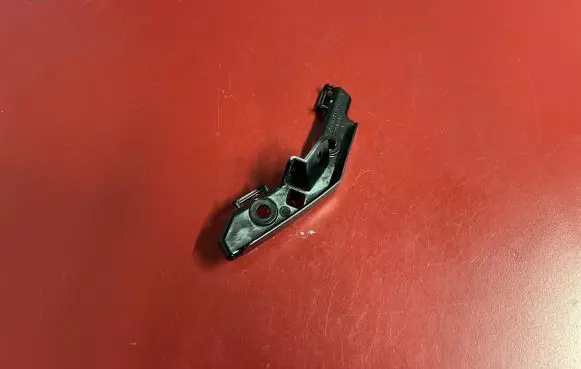 BMW X1 U11 Fender mounting bracket 8122006 9883592 51119883592