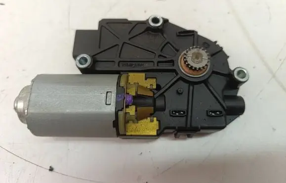 KIA Sorento Sunroof motor/actuator 2226114A