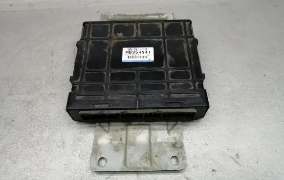Mitsubishi Space Star Engine control unit/module MD354341 E2T71272