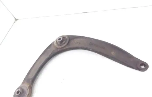 Peugeot 308 Front lower control arm/wishbone 566792