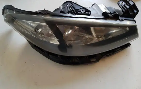 Renault Laguna II Headlight/headlamp 89900470