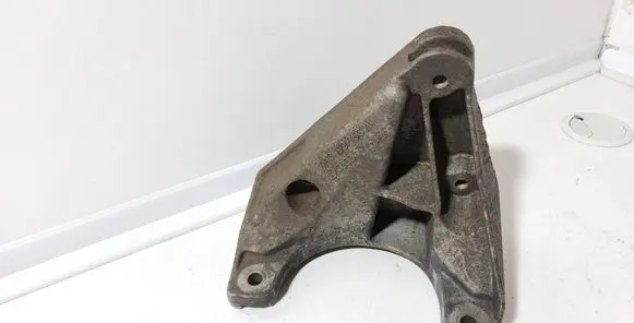 Audi A6 S6 C4 4A Engine mounting bracket 4A0199353A