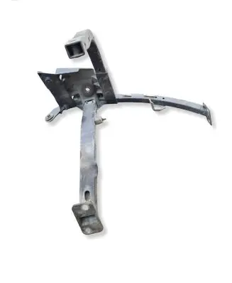 Audi A8 S8 D3 4E Front bumper mounting bracket 4E0821138F SAGSG3