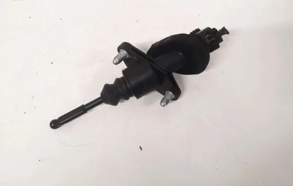 Opel Meriva A Clutch master cylinder 13112244