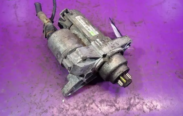 Volkswagen Golf V Starter motor