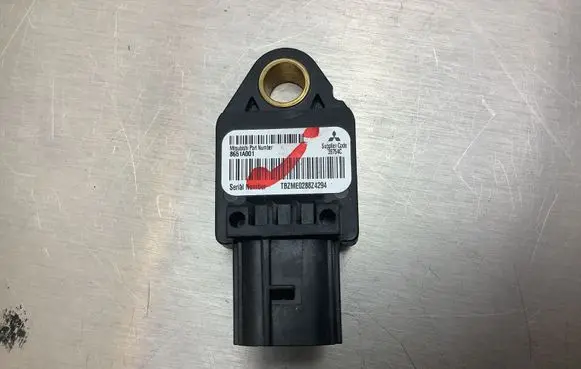 Peugeot 4007 Airbag deployment crash/impact sensor 8651A001 39754C TBZME028874294