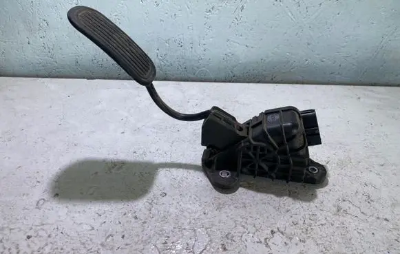 Toyota Hilux (AN10, AN20, AN30) Accelerator throttle pedal 781200K010 VN1988003140