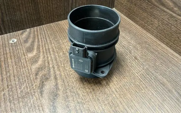 Renault Master III Mass air flow meter 8200914647 5WK97022
