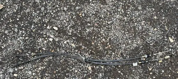 Volvo V70 Gear shift cable linkage 8689480