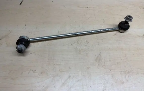 Volkswagen Golf VIII Front anti-roll bar/stabilizer link 5Q0411315D