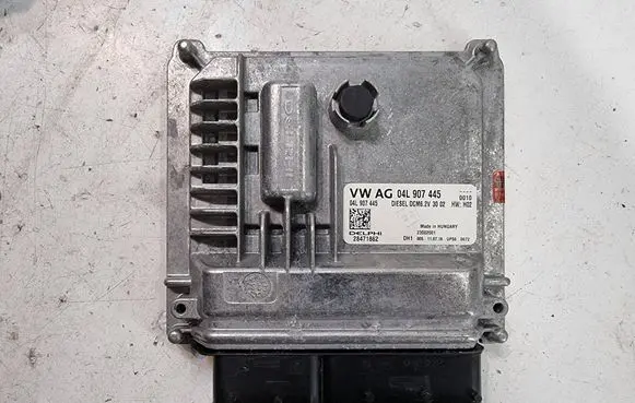 Volkswagen Transporter - Caravelle T6 Engine control unit/module 04L907445 28471862