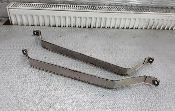Opel Meriva A Fuel tank mounting bracket 