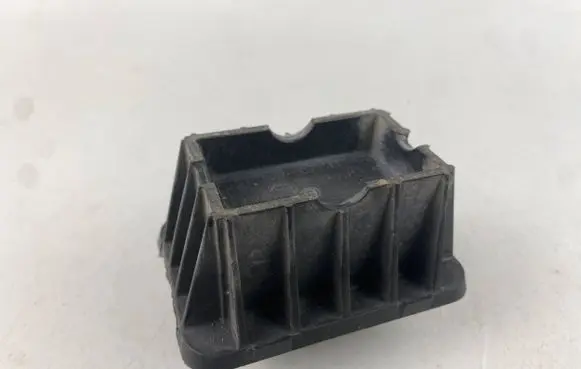 BMW i3 Jacking socket point 7042974