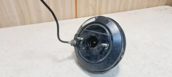 Toyota Corolla E120 E130 Brake booster LSH65 014R