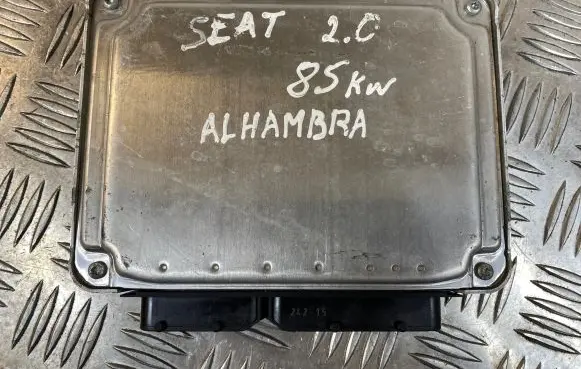 Seat Alhambra (Mk1) Engine control unit/module 06A906032AL 0261206602