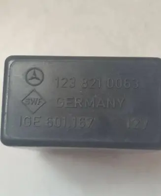 Mercedes-Benz 200 300 W123 Window wiper relay 1238210063 601167