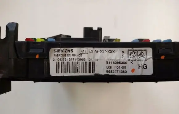 Citroen C3 Engine control unit/module ECU S118085300K 9652474380