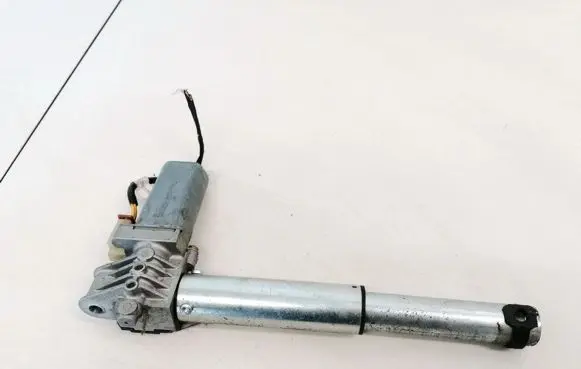 BMW 5 E60 E61 Seat adjustment motor 8321089