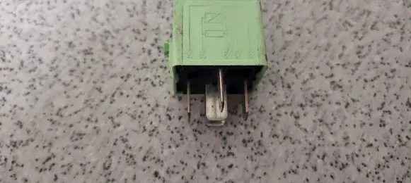 BMW 5 E39 Other relay 61368373700