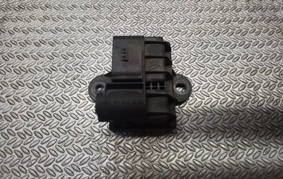 Mercedes-Benz Sprinter W906 Glow plug pre-heat relay A6519001300