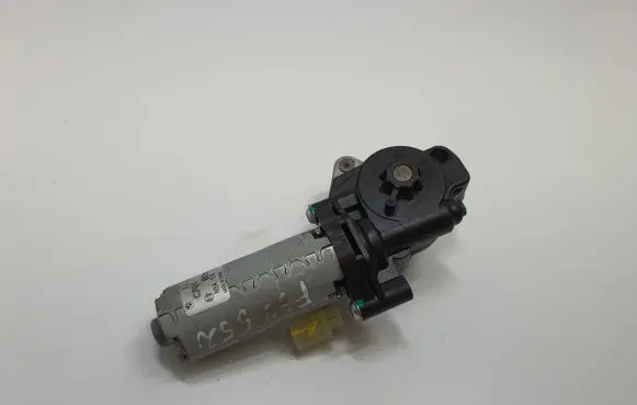 BMW 3 F30 F35 F31 Seat adjustment motor 7325532 52107325532 0390204104