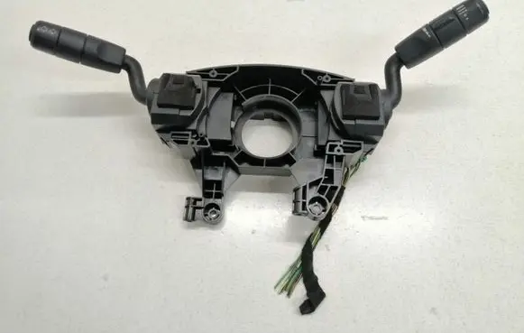 Land Rover Discovery 3 - LR3 Wiper turn signal indicator stalk/switch XPB500270PVJ 0915041