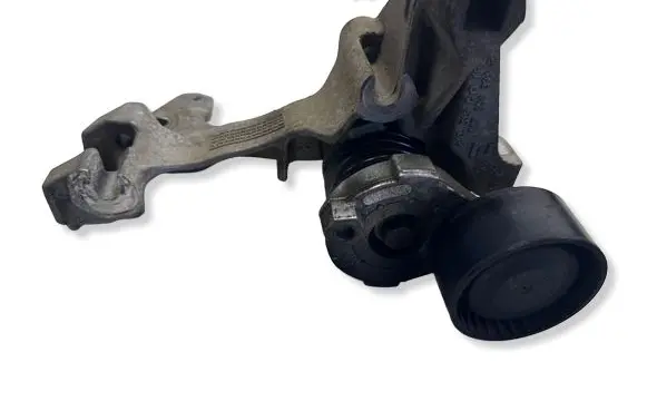Nissan Qashqai Generator/alternator bracket 117104394R