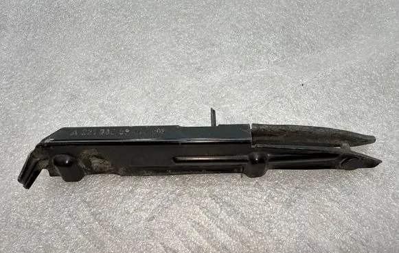 Mercedes-Benz S W221 Front bumper mounting bracket A2218850814