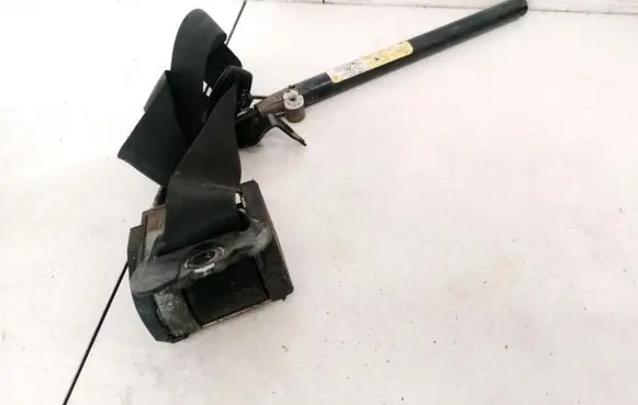 Volkswagen Golf III Front seatbelt 1H4857706A 00058336