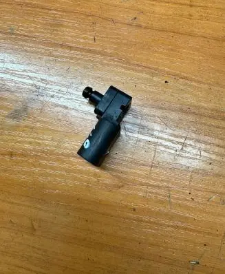 BMW 5 E60 E61 Air pressure sensor 7792260