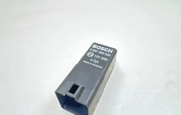 Honda CR-V Glow plug pre-heat relay 0281003030