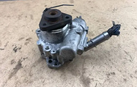 BMW 3 E90 E91 Power steering pump 6768155028 6768155 32416768155