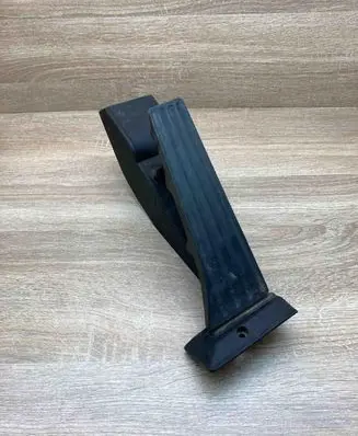 BMW 7 E65 E66 Accelerator throttle pedal 6766930 25916010