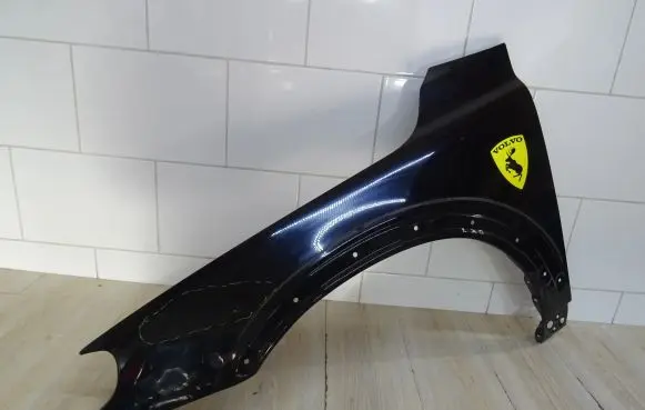 Volvo XC70 Fender