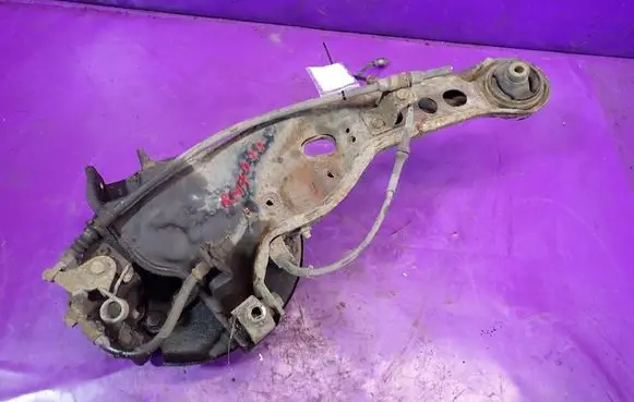 Volvo S40, V40 Rear wheel hub spindle/knuckle