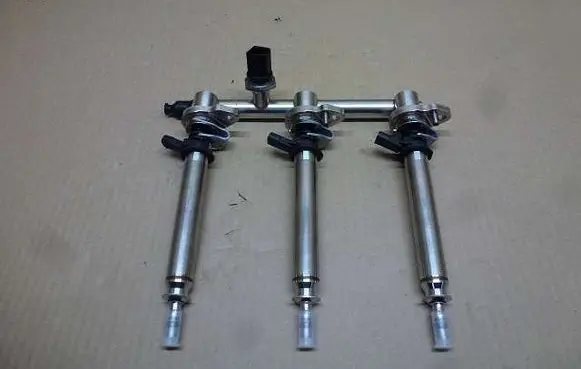 Mercedes-Benz X-class W470 Fuel main line pipe A2560705900
