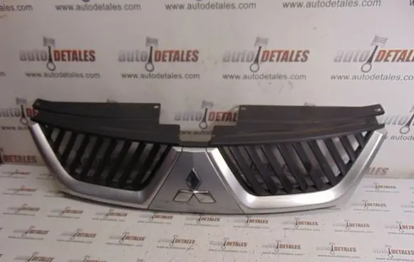 Mitsubishi Outlander Front bumper upper radiator grill 7450A037