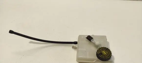 Brake fluid reservoir
