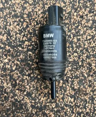 BMW 2 F22 F23 Windscreen/windshield washer pump 7345885