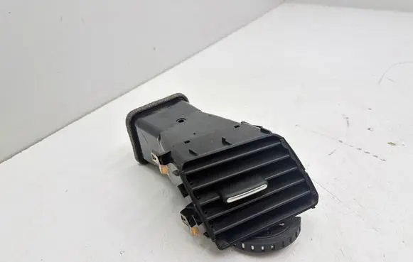 Volkswagen Touareg II Dashboard side air vent grill/cover trim 7P1819728A