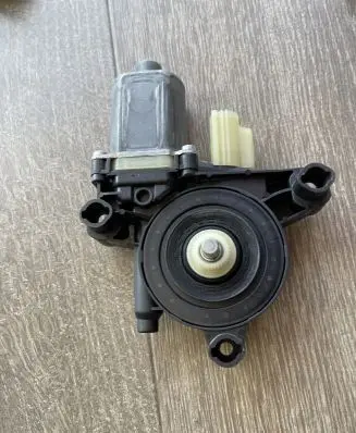 Ford Kuga III Front door window regulator motor 